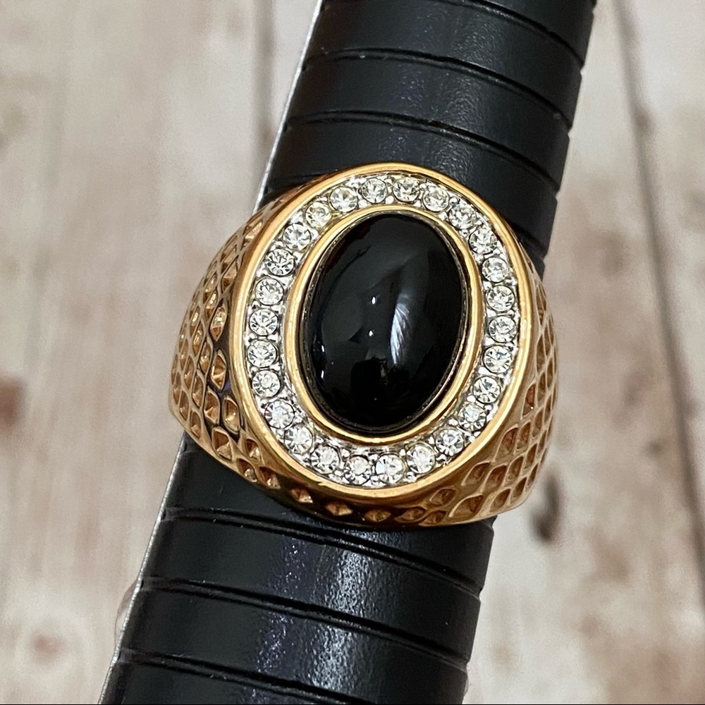 Unsigned Black Onyx Oval Cabochon CZ Stone Gold-tone Men’s Fashion Ring - Picture 4 of 16